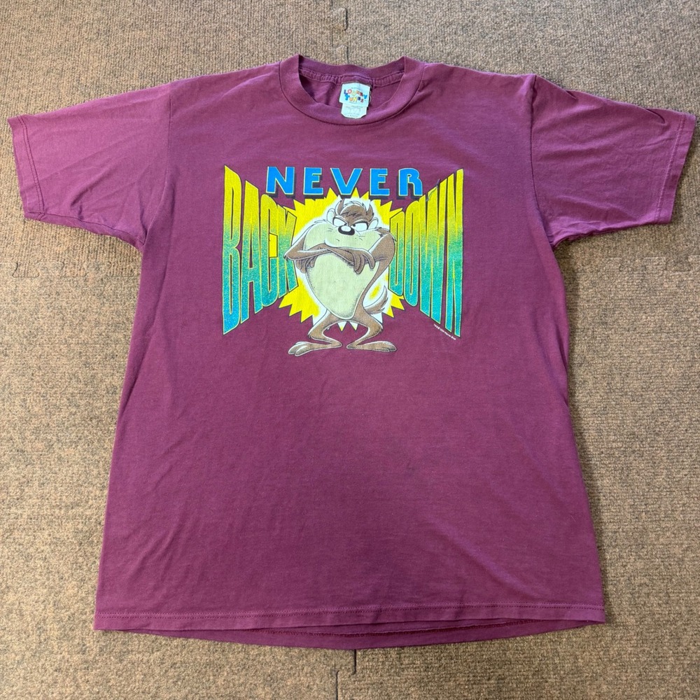 A+ Vintage 1995 Looney Tunes Taz Never Back Down T-Shirt Mens Large Burgundy USA